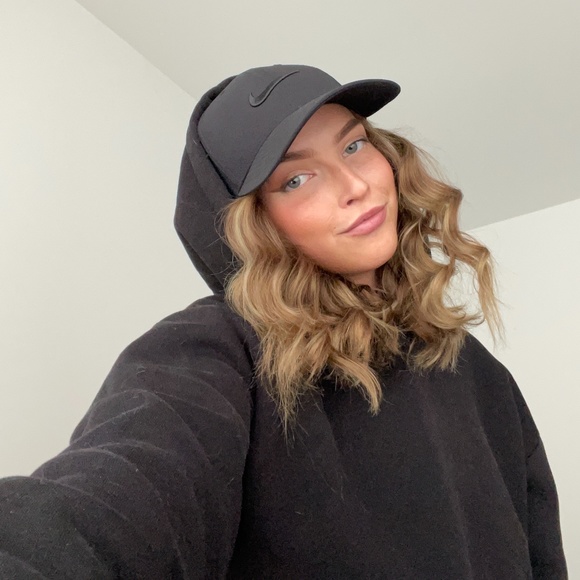 Meet your Posher, Curra - Picture 1 of 1